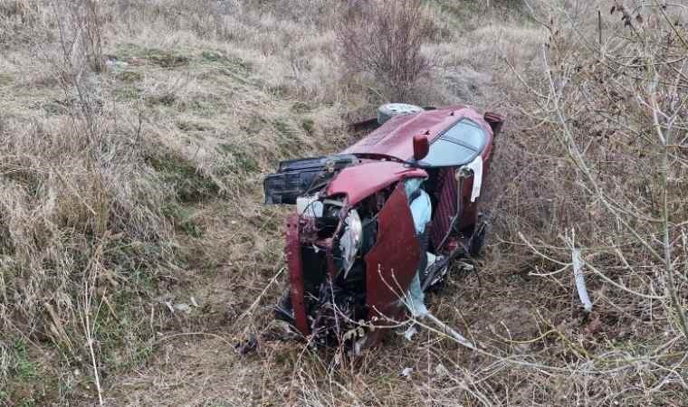 Otomobil dere yatağına uçtu… Yaralılar var!