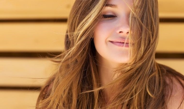 Evinizdeki malzemelerle yumuşacık saçlar: Kuru ve cansız saçlara nem yağdırın…