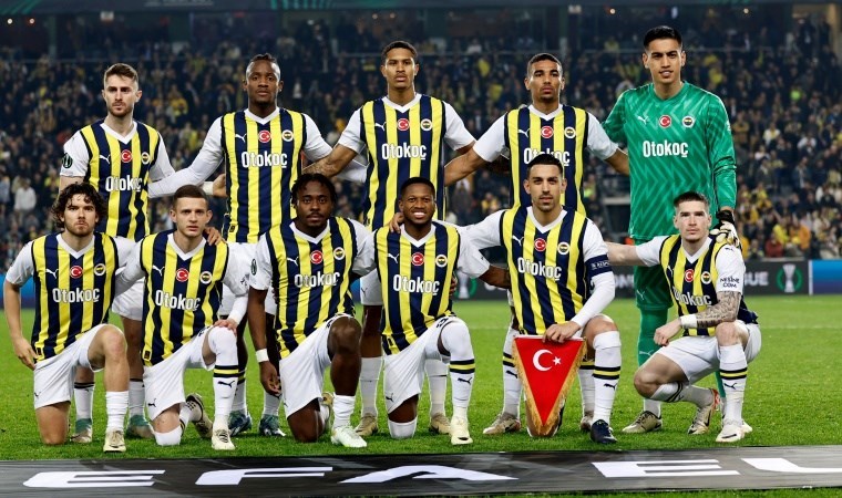 Fenerbahçe tribünleri bayraklarla donatıldı: ‘Türk’ün kalbi sende atar’