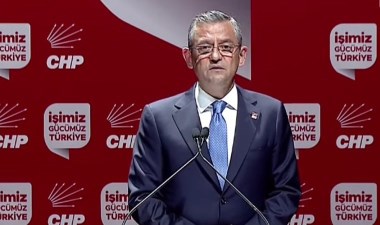 Özgür Özel gözleri dolarak konuştu: 'Seçmen Türkiye'de yeni bir siyasetin kurulmasına karar verdi' – Son Dakika Siyaset Haberleri | Cumhuriyet