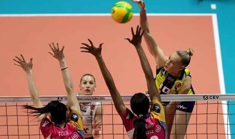 Fenerbahçe Opet finalin kapısından döndü