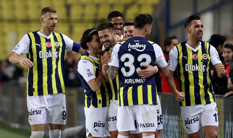 Spor yazarları Fenerbahçe - Adana Demirspor maçını yorumladı: 'Oosterwolde'ye ve İrfan Can'a formayı PFDK verdi' - Son Dakika Spor Haberleri | Cumhuriyet