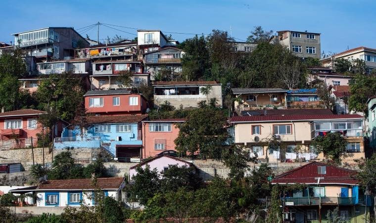 AYM’den gecekondu kararı: Belediyelere kaçak yapıları hemen yıkma hakkı veren düzenleme iptal edildi