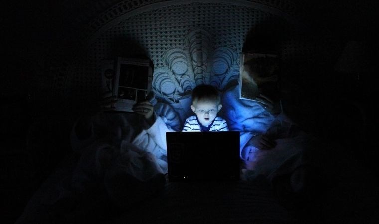 Yeni araştırma çocukların internette savunmasız olduğunu gösterdi