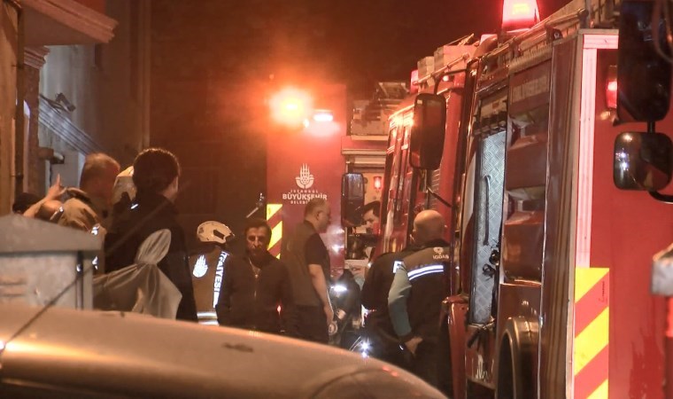 Fatih’te korkutan yangın!