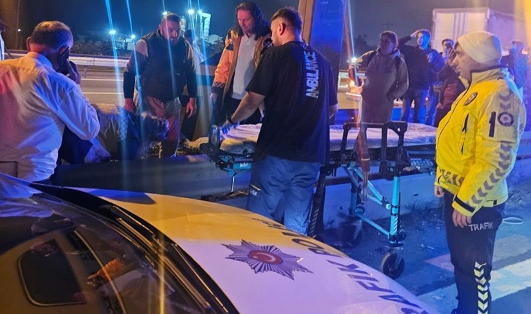 TEM Otoyolu’nda feci kaza… Şehirlerarası yolcu otobüsü bariyerlere çarptı: 2 yaralı