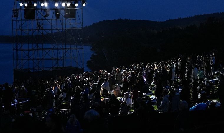 Anzak Koyu’nda geleneksel ‘Şafak Ayini’ yapıldı