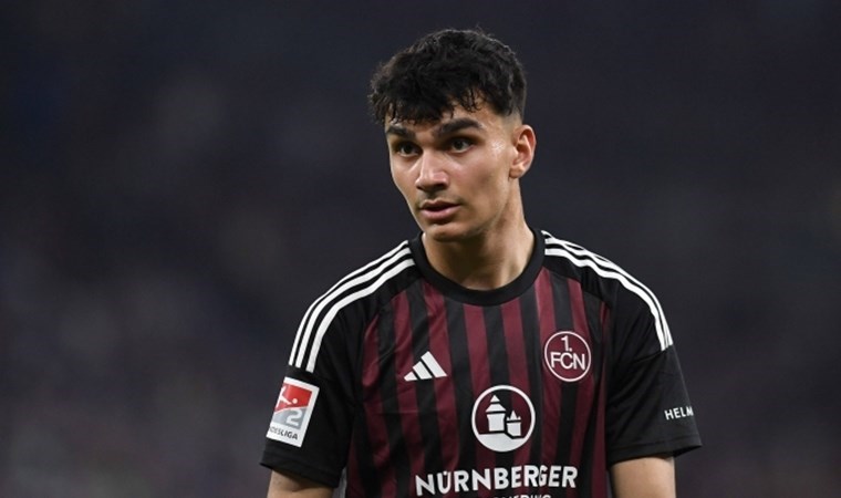 Penaltı kaçırdı, oyundan alındı: Can Uzun gözyaşlarını tutamadı