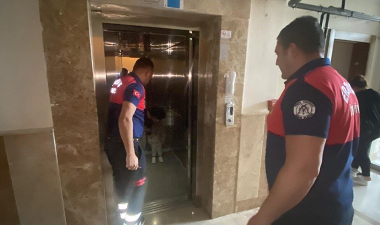 Asansörde mahsur kalan anne ve çocuğu kurtarıldı