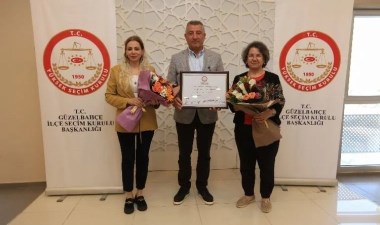 Güzelbahçe’de başkan Günay mazbatasını aldı – Son Dakika Türkiye,Cumhuriyet'in Egesi Haberleri | Cumhuriyet