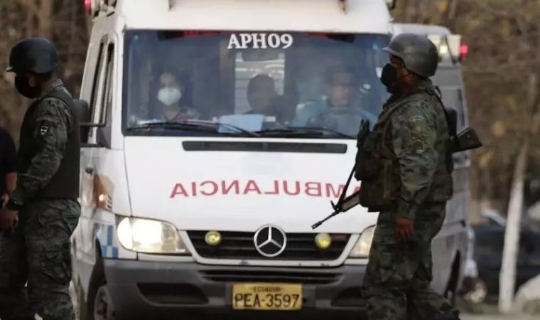 Ekvador’da askeri helikopterin düşmesi sonucu 8 kişi öldü