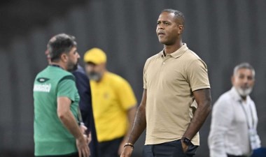 Hollanda basınına konuştu: Patrick Kluivert'tan Adana Demirspor'a sert sözler! – Son Dakika Spor Haberleri | Cumhuriyet