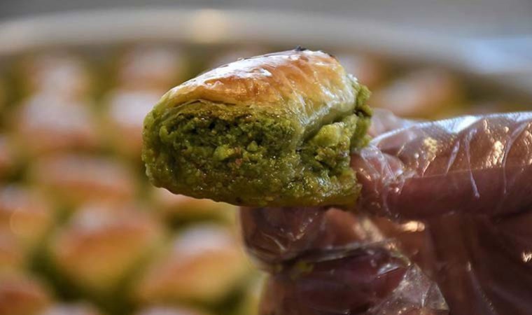 Baklava şerbeti sıcak mı dökülür, soğuk mu? Baklava şerbeti nasıl olur?