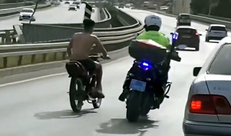 Polisten kaçtı… Motosikletten düşünce yakalandı!