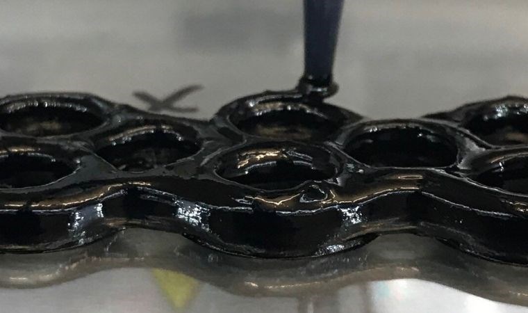 Darbe aldıkça sertleşen garip bir malzeme geliştirildi