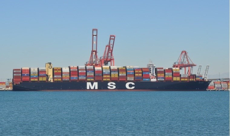 İran-İsrail gerilimi tırmanıyor: Hürmüz Boğazı’nda yük gemisine baskın!