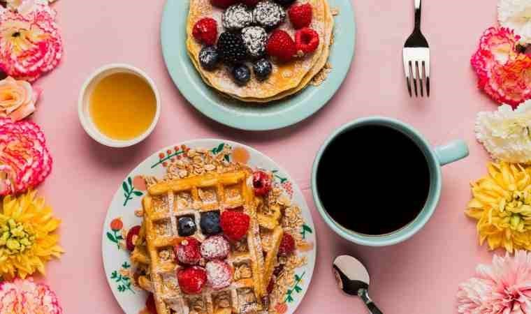 5 çayının yeni favorisi: Tost makinesinde 5 dakikada waffle!