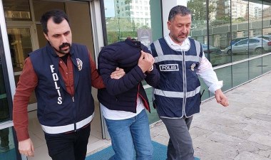 Bir ay boyunca marketten 194 şişe içki çalıp büfelere sattı – Son Dakika Türkiye Haberleri | Cumhuriyet