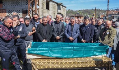 Trabzonspor'un altyapı futbolcusu Mirkan Kurt'un cenazesi defnedildi – Son Dakika Spor Haberleri | Cumhuriyet