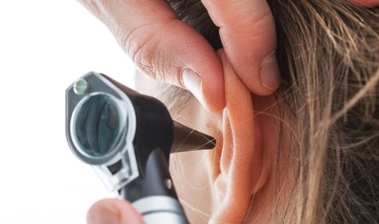 Bursa’da ağrı şikayetiyle hastaneye gitti… Kulağından 2 kurtçuk çıkarıldı!