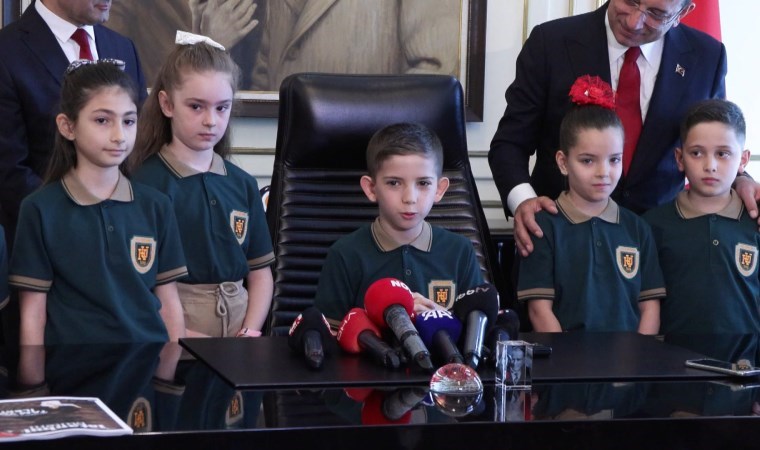 İmamoğlu koltuğunu 3’üncü sınıf öğrencisi Ali Selim’e devretti