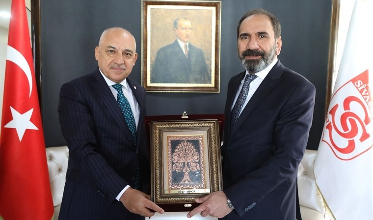 Mecnun Otyakmaz’dan TFF Başkanlığı iddialarına yanıt: ‘Türk futbolunun sorunları o kadar karmaşık ki…’