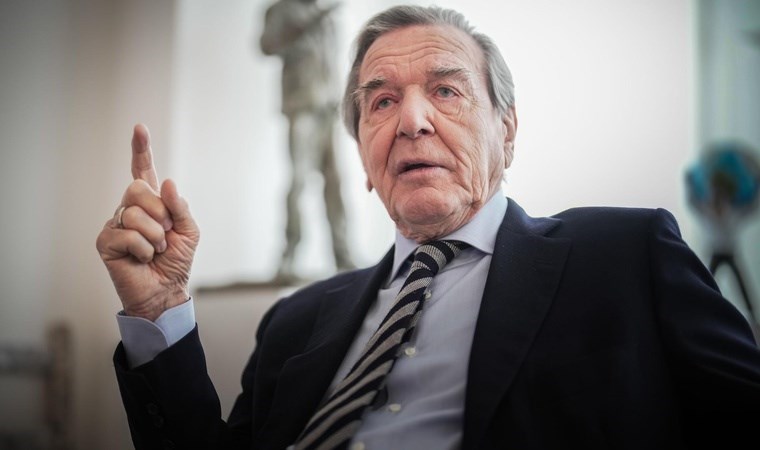 Eski Başbakandan iktidara tepki: Pusulasını kaybetti, istifa etmeli