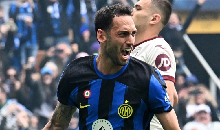 Hakan Çalhanoğlu’ndan resital: Inter 10 kişi kalan rakibine acımadı!