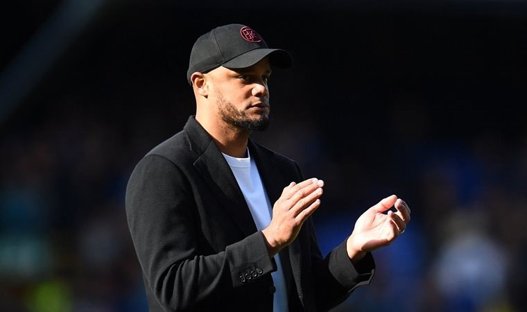 Burnley Teknik Direktörü Kompany’ye biri ertelemeli 2 maç ceza