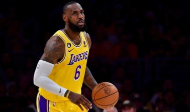 Basketbol kralı LeBron James’in hayat hikayesi raflarda – Son Dakika Spor Haberleri | Cumhuriyet