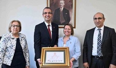 Şişli’nin yeni Belediye Başkanı Resul Emrah Şahan görevi teslim aldı – Son Dakika Siyaset Haberleri | Cumhuriyet