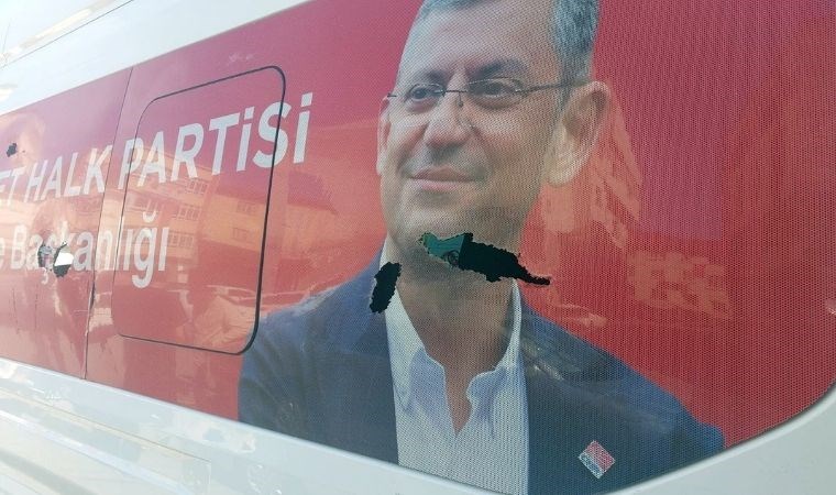 Samsun’da CHP’nin aracına taş ve bıçakla saldırıldı!