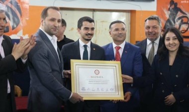 Hüseyin Can Güner mazbatasını aldı – Son Dakika Siyaset Haberleri | Cumhuriyet