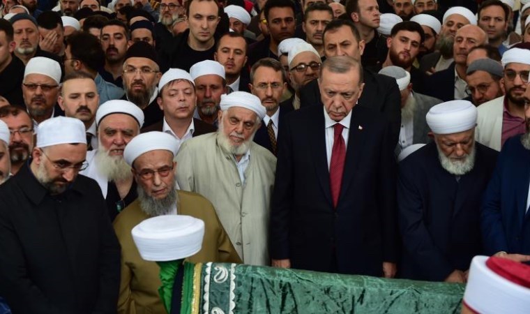 Bir cemaat iki ‘şeyh’: İsmailağa’nın yeni liderini Erdoğan’ın önünde ilan ettiler