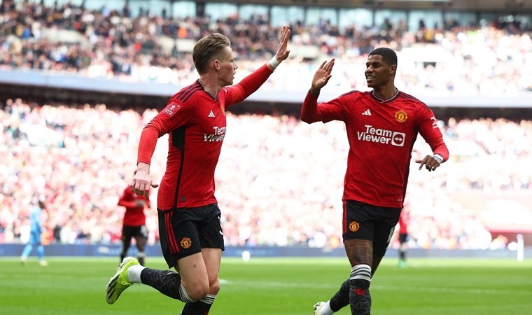 Manchester United kabustan uyandı, adını finale yazdırdı