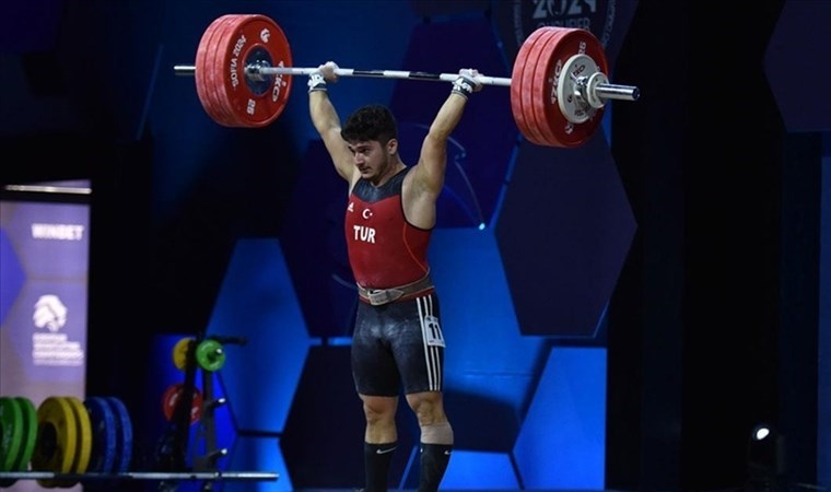 Milli halterci Muhammed Furkan Özbek, Olimpiyat kotası aldı!