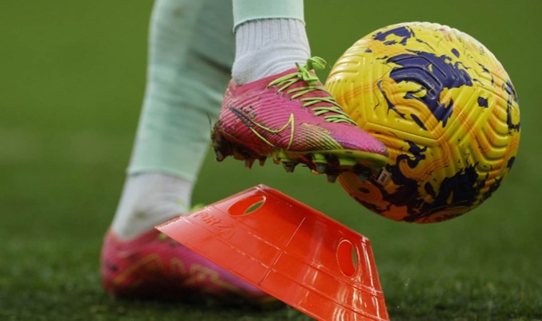 Formasını taraftara satan futbolcu özür diledi: ‘Ben milyoner değilim’