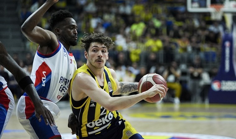 Anadolu Efes deplasmanda Fenerbahçe Beko’yu devirdi!