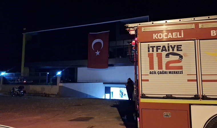 Pres makinesi kurulum sırasında çalışınca içine sıkışan iş yeri sahibi öldü