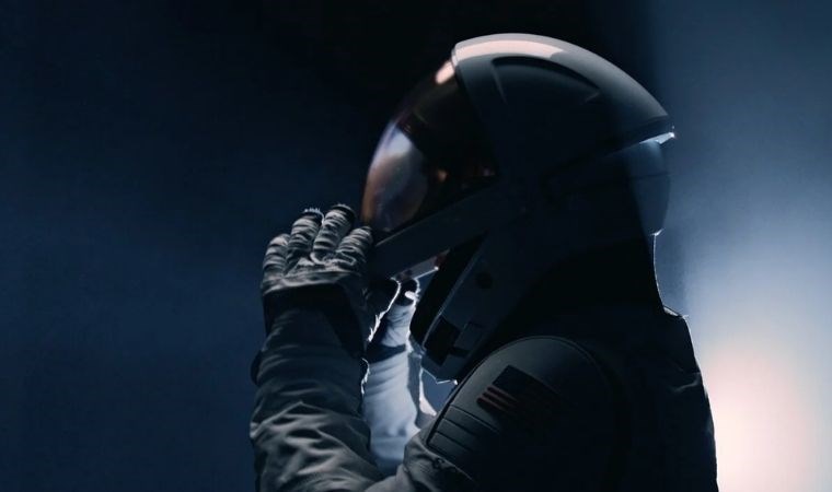 SpaceX, yeni astronot kıyafetini duyurdu