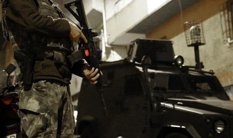 Bakan Yerlikaya duyurdu: Elebaşılığını Semed Ötünç’ün yaptığı organize suç örgütüne operasyon!