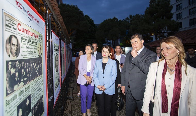 Cumhuriyet gazetesinin 100. yıl sergisinin İzmir açılışı özel bir etkinlikle yapıldı: Kurtuluşun gazetesi