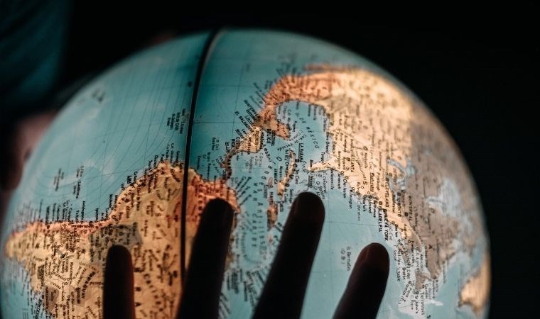 Dünya’nın çekirdeği, yüzeyinden nasıl daha genç olabiliyor?