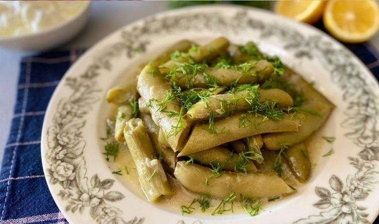 Baharın müjdecisi olan lezzet: Taze bakla yemeği tarifi…