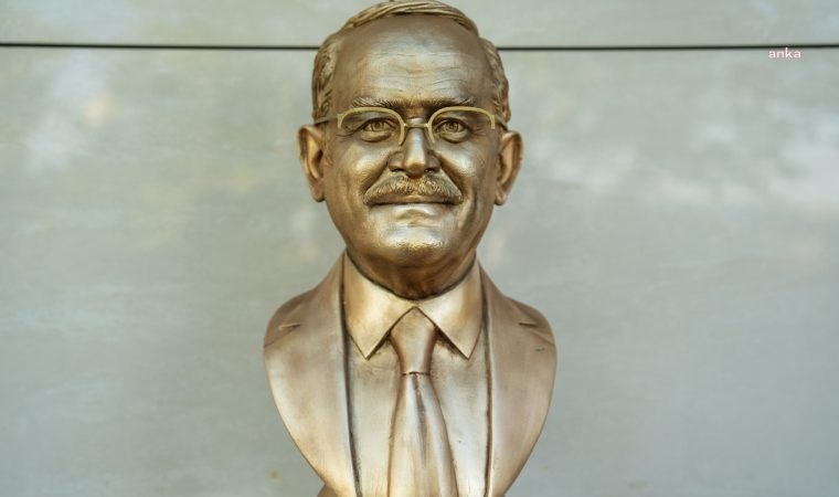 Eskişehir’de Yılmaz Büyükerşen büstü törenle açıldı