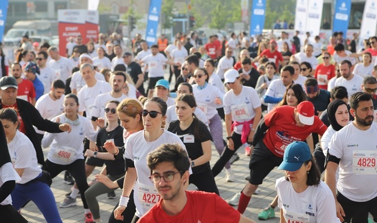 İstanbul’da binlerce kişi 19 Mayıs coşkusuyla koştu