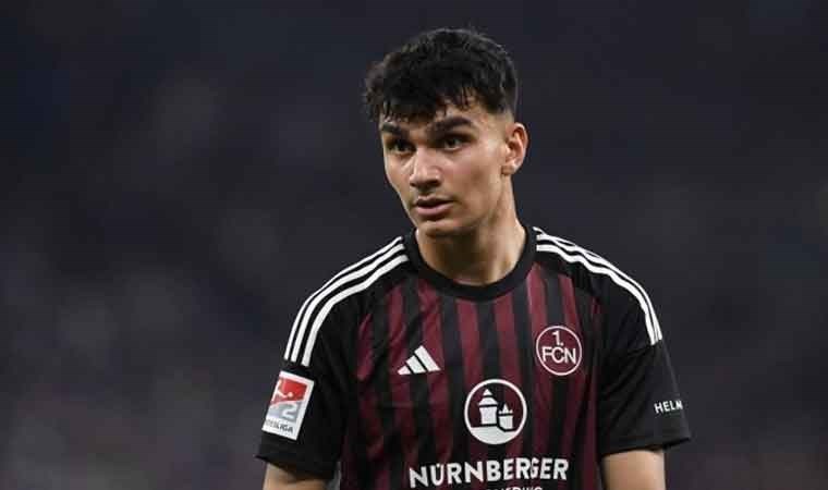 Can Uzun’un forma giydiği FC Nürnberg ligde kalmayı garantiledi
