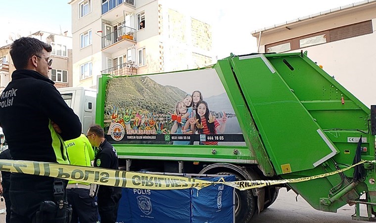 Geri manevra yapan çöp kamyonunun altında kalan yurttaş hayatını kaybetti