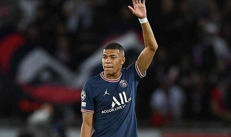 Kylian Mbappe resmen PSG’den ayrıldı