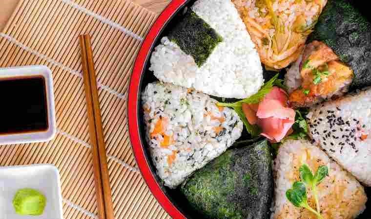 Japon mutfağından enfes bir tarif: Farklı lezzetler arayanlar için Onigiri tarifi!